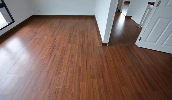 Clean laminate floor