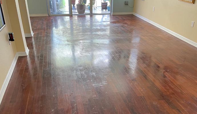 Dull laminate floor