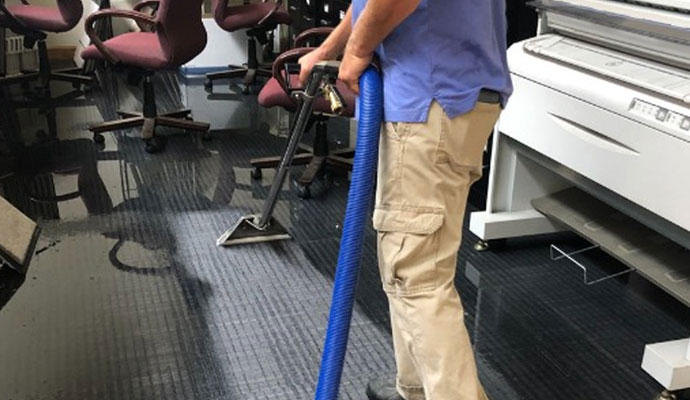 Water extraction service using equipment